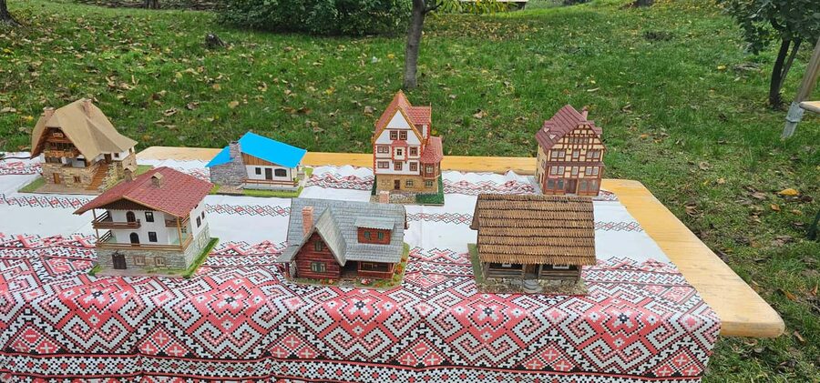 Bucharest short tour Hop-on hop-off format live tourguide - The Village Museum: the tour’s most worthwhile stop