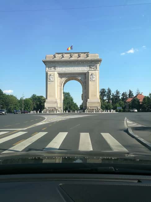 Bucharest short tour Hop-on hop-off format live tourguide - The Palace of Parliament from the outside