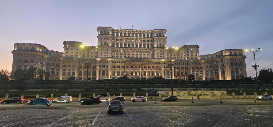 Bucharest short tour Hop-on hop-off format live tourguide - Price, time, and what you receive for $55