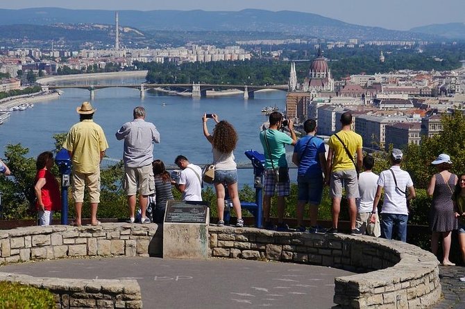 Budapest: 3-Hour Live-guided Bus Tour and 1-hour River Cruise - The one-hour Danube cruise from Dock 6
