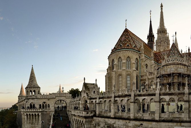 Budapest: 3-Hour Live-guided Bus Tour and 1-hour River Cruise - Who should book this Budapest tour?