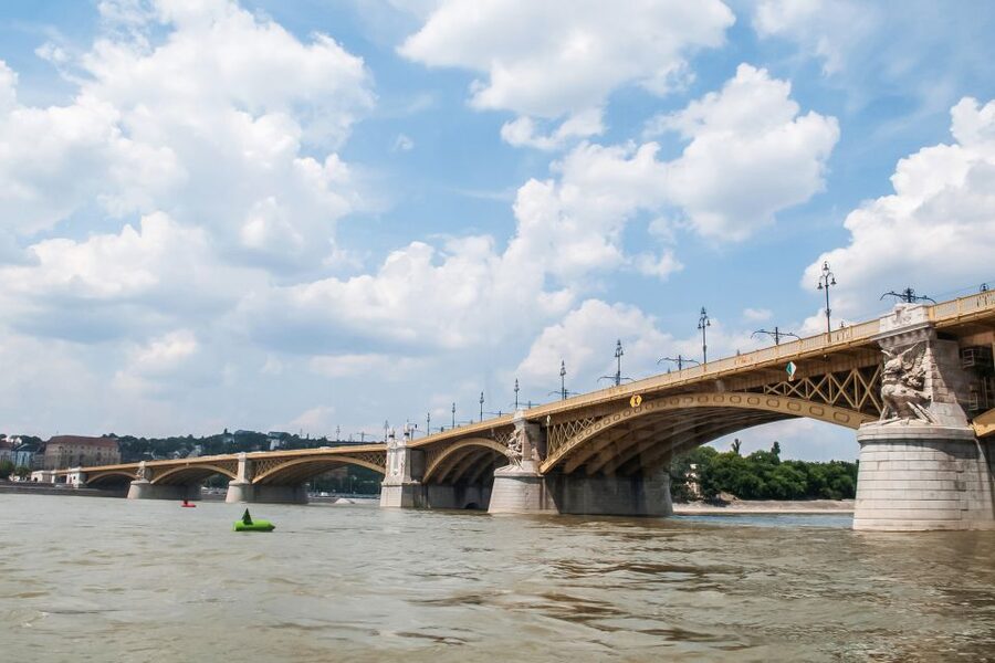 Budapest: Floating Bus Tour by Land and Water - Comfort, weather, and what to bring