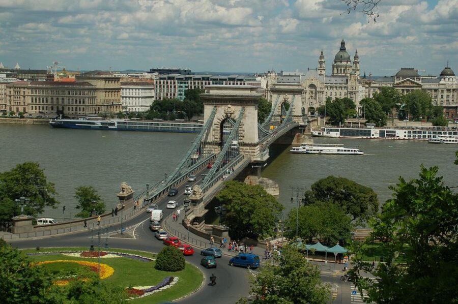 Budapest: Private 3-hour Guided City Tour by Bus - The Castle District and Fisherman’s Bastion