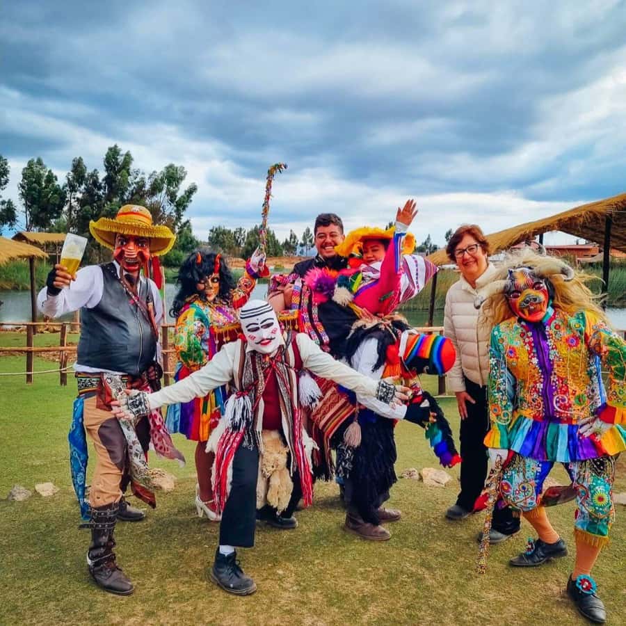 BUS 180 CUSCO - A moving introduction to Cusco at 1:50 PM