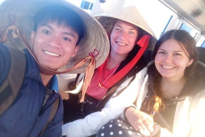 Bus Cat Ba island to Ha Noi - From the pier to Hanoi by air-conditioned bus