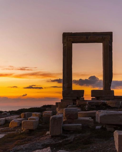Bus Tour Around the island of Naxos - The unfinished Kouros explains ancient ambition