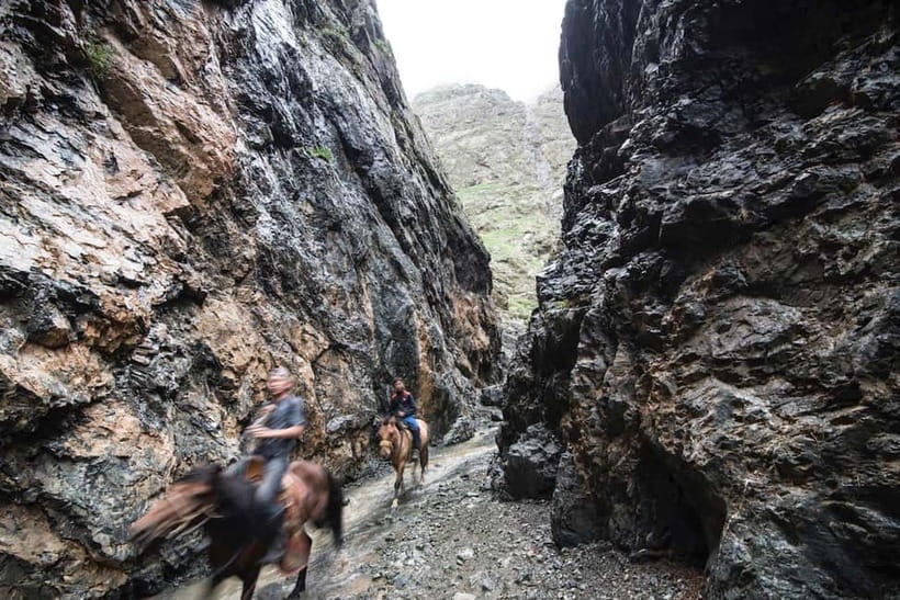 Bus tour to visit Gobi 4 day - Dalanzadgad as the Practical Base
