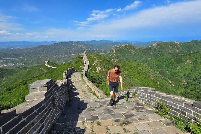 BusDa:Ancient Great Wall &Badaling Great Wall Full-day Bus Tour - Guides, communication, and the occasional problem