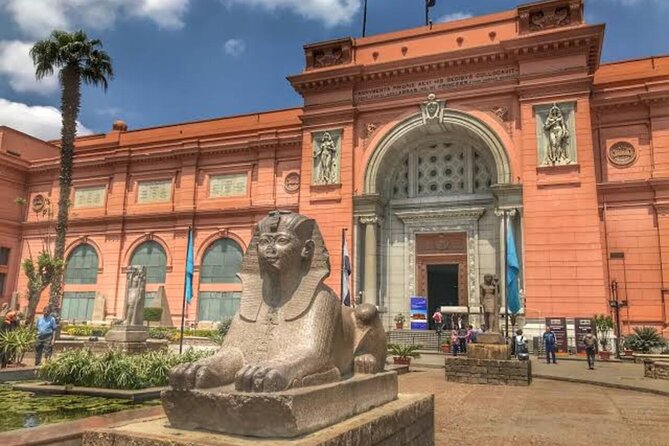 Cairo Pyramids and Museum with lunch by Bus from Hurghada - What the guide and group size mean