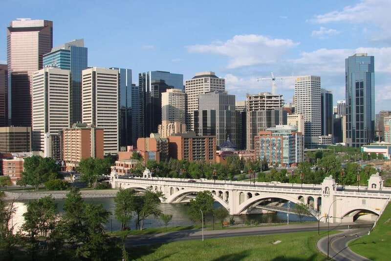 Calgary: 3-Hour Sightseeing Bus Tour - Comfort, pace, and family rules
