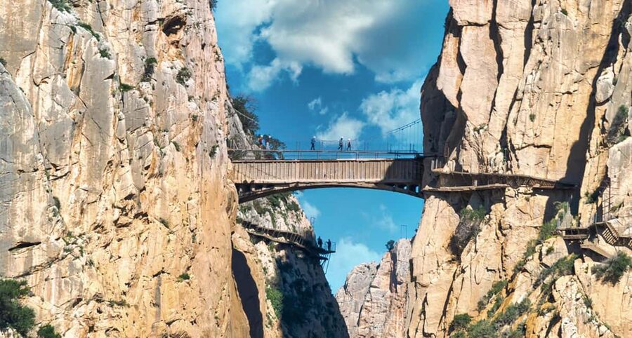 Caminito Del Rey From Málaga: Round-Trip Bus + Tour with Official Guide - Guides who add more than directions
