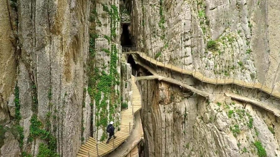 Caminito Del Rey From Málaga: Round-Trip Bus + Tour with Official Guide - Value, flexibility, and weather planning