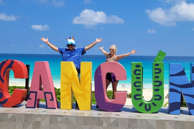 Cancun City Tour by Downtown and Turistic Hightlights on Open Bus - Downtown and Boulevard Kukulcan from the bus