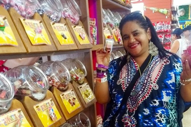 Cancun City Tour by Downtown and Turistic Hightlights on Open Bus - Guides, language, and the size of the bus