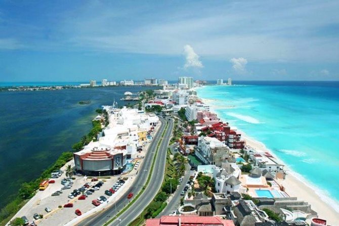 Cancun City Tour by Downtown and Turistic Hightlights on Open Bus - El Meco, a Maya site close to Cancun