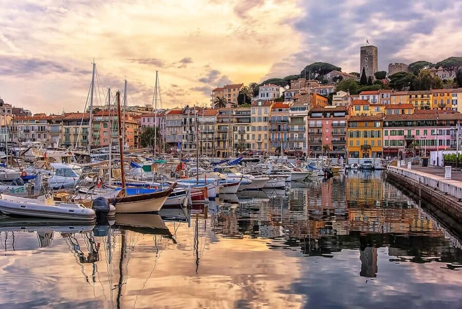 Cannes: City Tour in a Vintage Bus - La Croisette, from Palm Beach to Port Canto