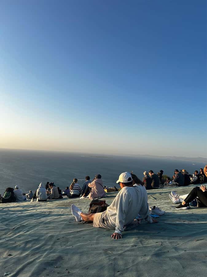 Cape Town: Sunset Bus Tour with Picnic on Signal Hill - Why the V&A Waterfront is a practical starting point