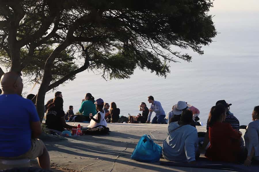 Cape Town: Sunset Bus Tour with Picnic on Signal Hill - Sea Point and Camps Bay from the upper deck