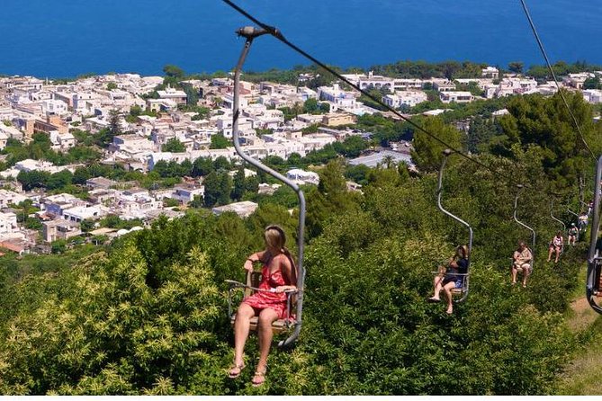 CAPRI - DIY Day Trip Package - BoatTour, BlueGrotto,Bus&Lunch - The funicular back to Marina Grande
