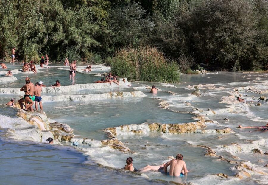 Cascate di Saturnia e Pitigliano in Bus con Guida Ambientale - Key points to know