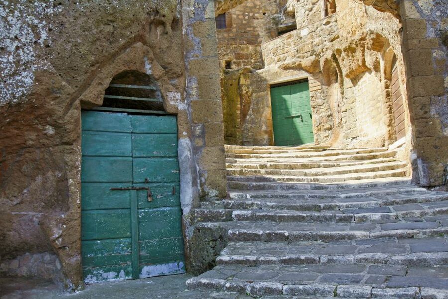 Cascate di Saturnia e Pitigliano in Bus con Guida Ambientale - Free time for shops and a slower look