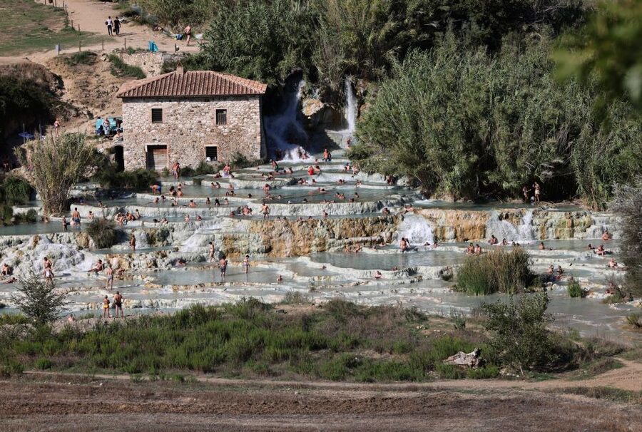 Cascate di Saturnia e Pitigliano in Bus con Guida Ambientale - Timing, comfort, and who should book