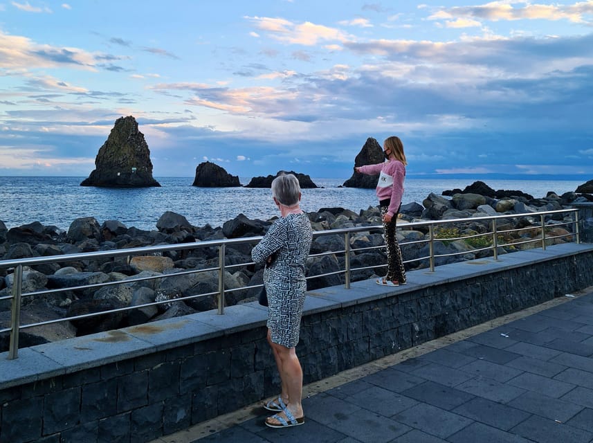 Catania: Hop-On Hop-Off Bus to Acicastello and Acitrezza - Who should book this experience