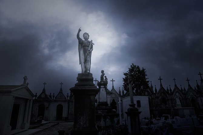 Cemetery and Ghost BYOB Bus Tour in New Orleans - A ghost tour that leaves the French Quarter