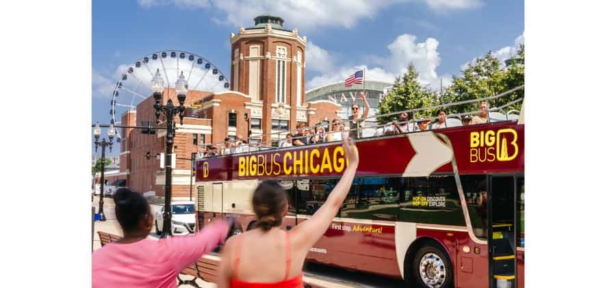 Chicago: 360 CHICAGO & Hop-on Hop-off Bus Tour (Save 20%) - Magnificent Mile, State Street, and the downtown core