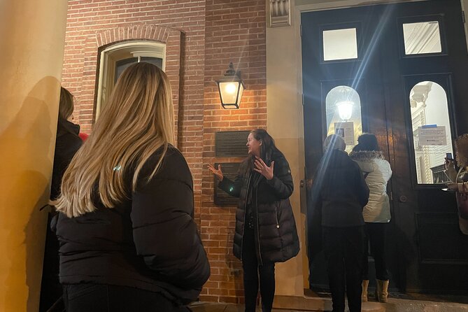 Chicago Hauntings Original Ghost Bus Tour - Couch Mausoleum and the Chicago History Museum