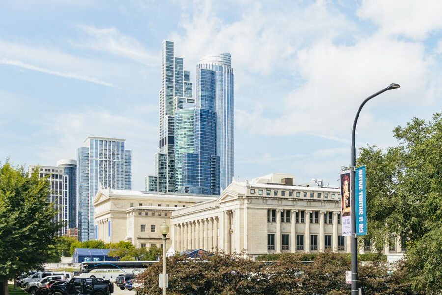 Chicago: Hop-on Hop-off Sightseeing Tour by Open-top Bus - Recorded commentary, live guides, and bus comfort