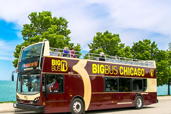 Chicago River Architecture Tour and Big Bus Hop-on Hop-off Tour - Stop 11: River North at 614 North Clark Street