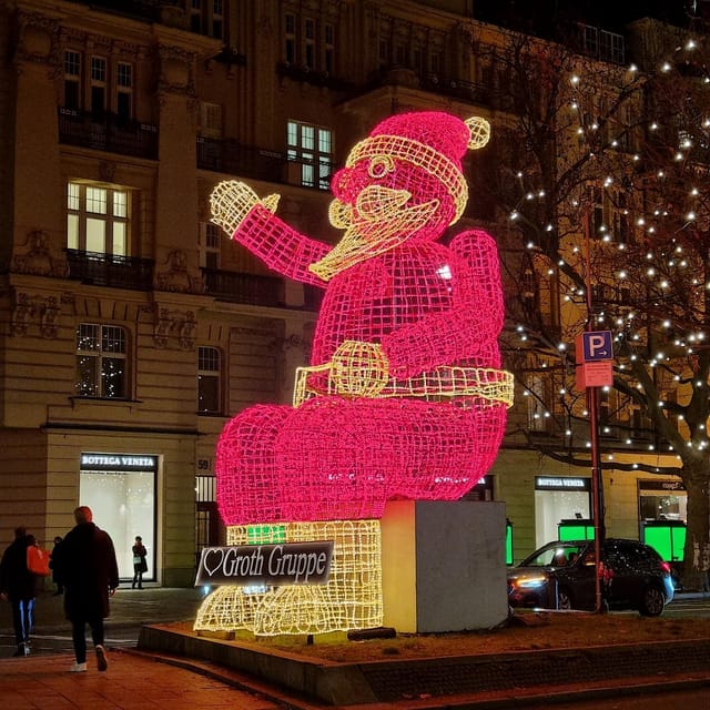 Christmas market lights tour bus through Berlin, free mulled wine (2.5 hours) - A warm start on Kurfürstendamm