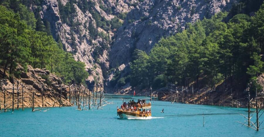 City of Side: Cabrio Bus & Green Lake Boat Tour with Lunch - Manavgat Central Mosque gives the morning a cultural start