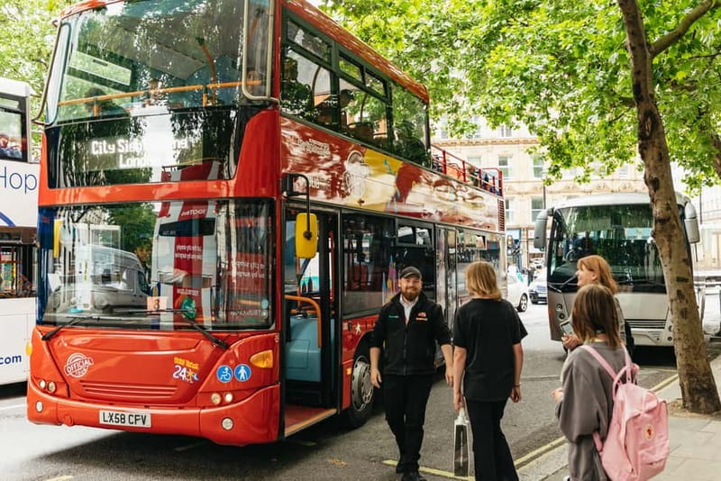 City Sightseeing London Hop-On Hop-Off Bus & Bookable Extras - Audio commentary is useful, but watch the view