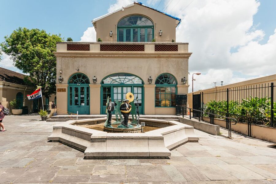 City Sightseeing New Orleans HOHO Bus Tour & Bookable Extras - The National WWII Museum and the Arts District