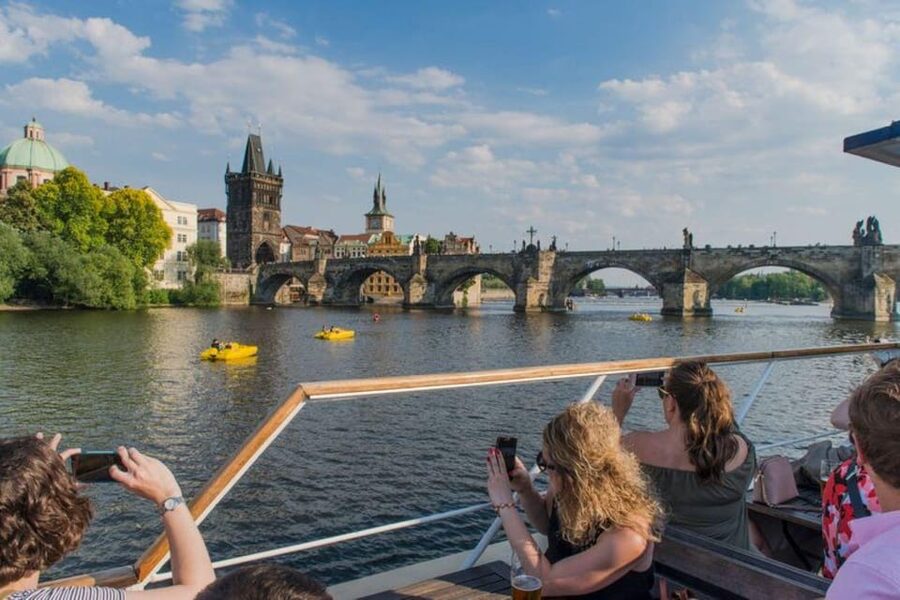 City Sightseeing Prague HOHO Bus, Castle Tour + River Cruise - Accessibility and practical limits