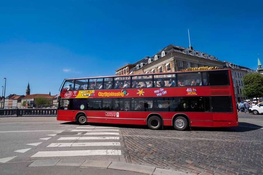 Copenhagen: City Card with 40+ Attractions & Hop-On/Off Bus - Castles, churches, and royal Copenhagen