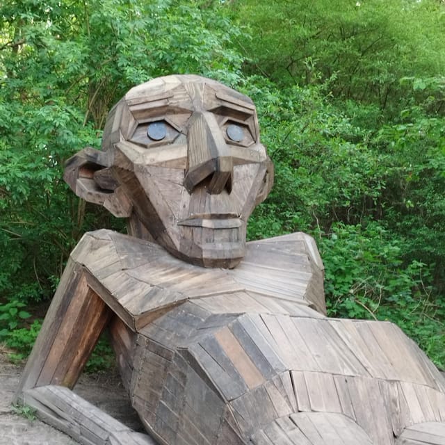 Copenhagen: Six Forgotten Giant Sculptures Tour by Bus - Thomas on the Mountain gets a generous 40 minutes