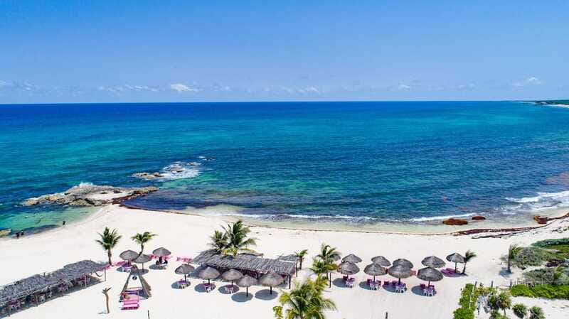 Cozumel: Open Top City Tour & Beach Break - Walking central San Miguel
