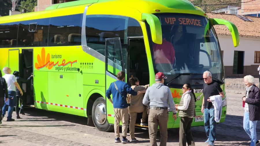 Cusco: Bus Turistico Puno Cusco con Tour y Buffet - Comfort inside the bus