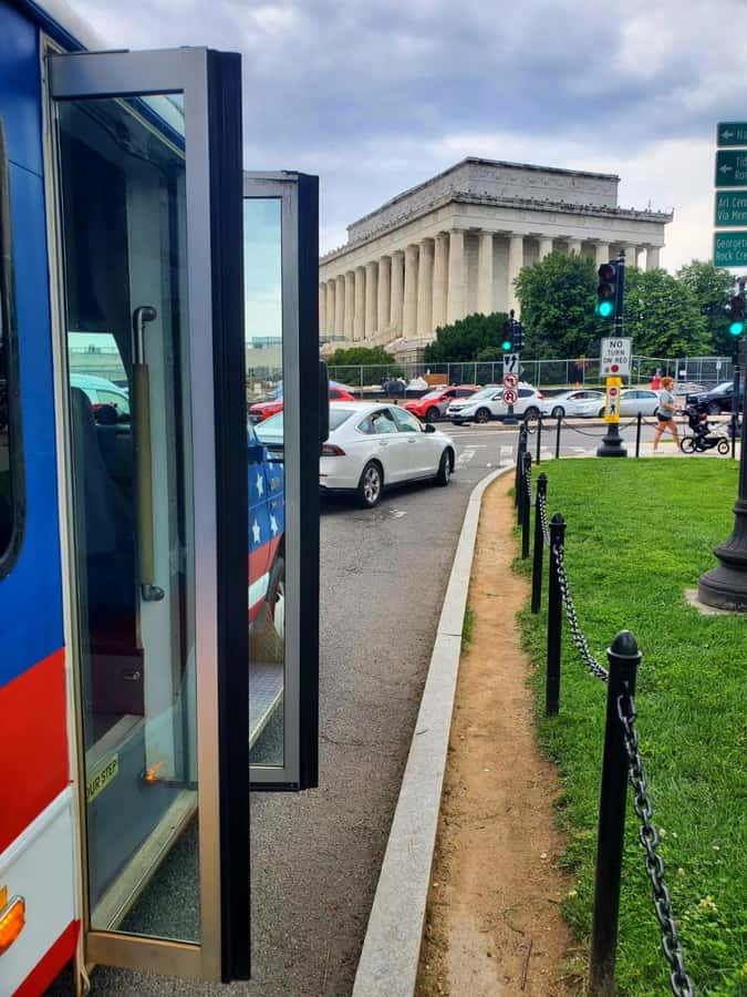 D.C: Monuments & History Guided Open-Air Bus Tour-Day &Night - The Martin Luther King Jr. Memorial adds a modern voice
