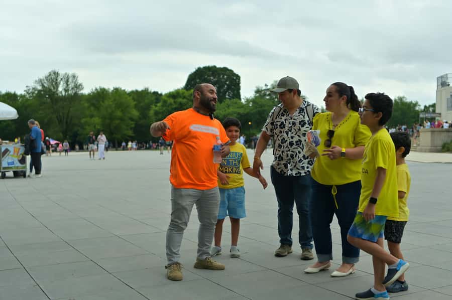 D.C: Monuments & History Guided Open-Air Bus Tour-Day &Night - The van matters more than you might expect