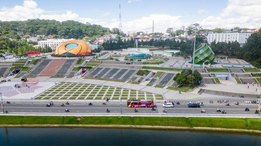 Da Lat: City Sightseeing Hop-On Hop-Off Bus Tour - Crazy House brings the route to life