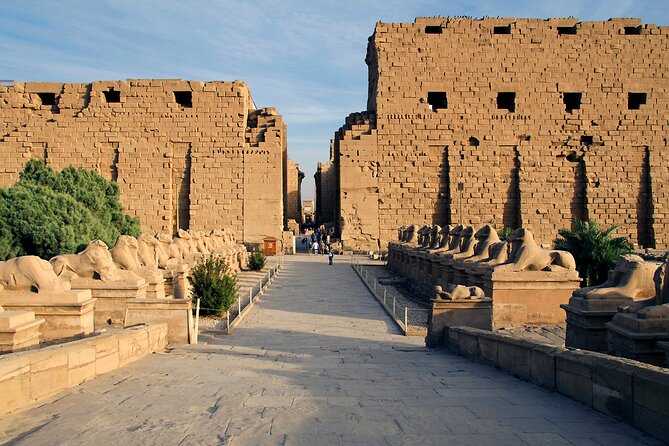 Day Tour To Luxor from Hurghada by Bus with Lunch - Lunch, the Nile crossing, and the East Bank
