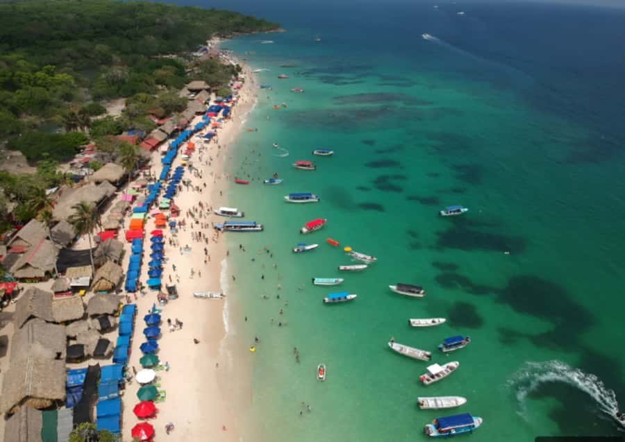 Daytour to Playa Tranquila VIP with Parasols, Lunch by bus! - The one-hour coach ride toward Barú