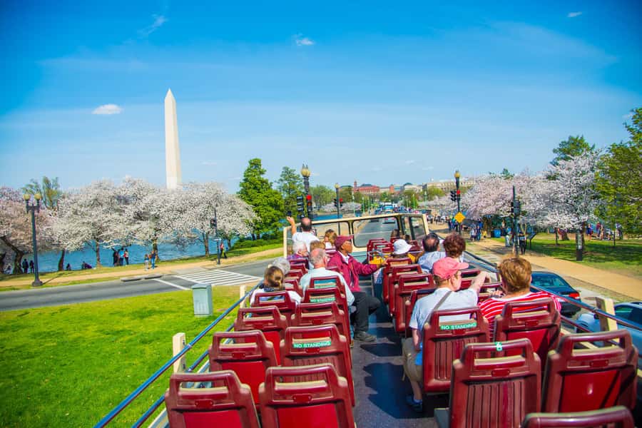 DC: Hop-On Hop-Off with 17 Stops plus Arlington Walking Tour - Key points to know before you book