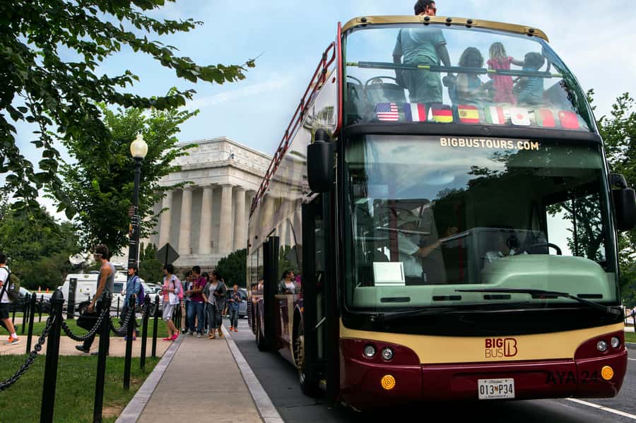 DC: Hop-On Hop-Off with 17 Stops plus Arlington Walking Tour - Why the open-top bus works well in Washington DC