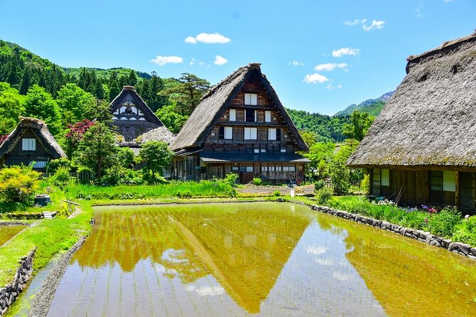 Departing from Takayama [Regular sightseeing bus] World Heritage Sites Shirakawago and Gokayama Ainokura - Minkaen open-air museum: an included extra