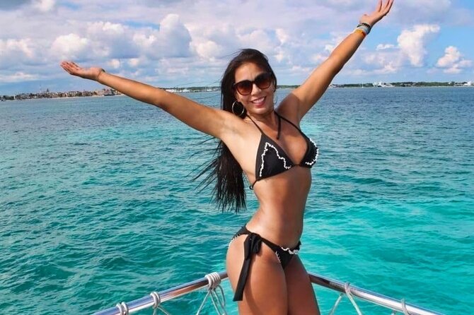 Discovering Isla Mujeres on a Double Decker Catamaran - Nichupé Lagoon and the run toward Isla Mujeres